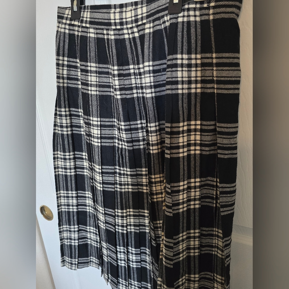 Vintage Black and White Cream Tartan Kilt Kilted Skirt Wool Leather Buckles - Picture 3 of 12